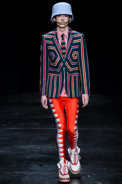 Look 11